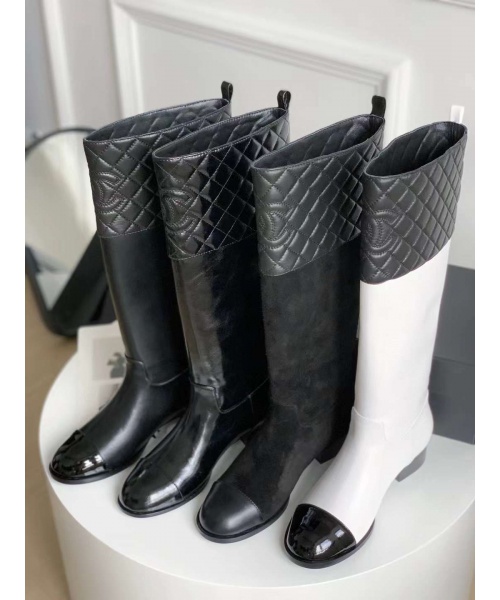 CHANEL CC LEATHER BOOTS